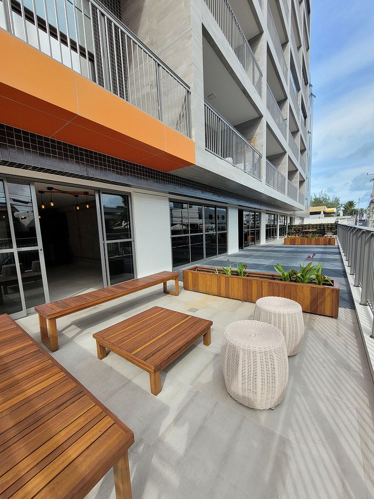 Studio Amplo com Varanda 100 metros da praia