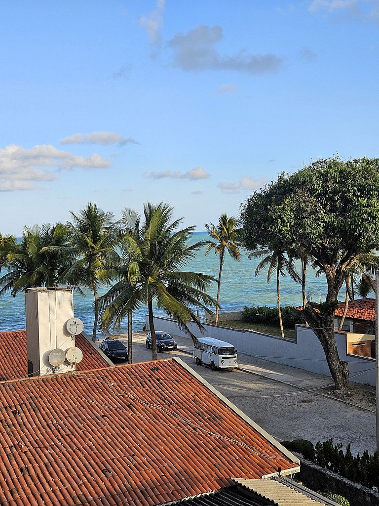 Belo Flat "pé na areia" no Jardim Oceania