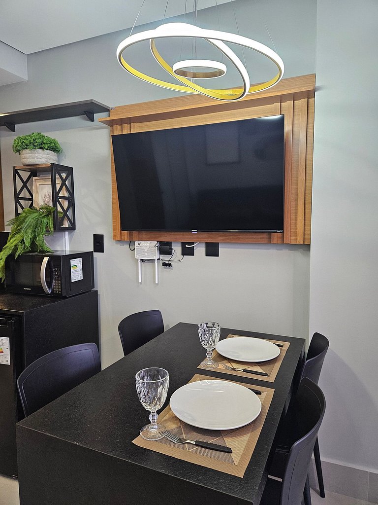 Belo Flat "pé na areia" no Jardim Oceania