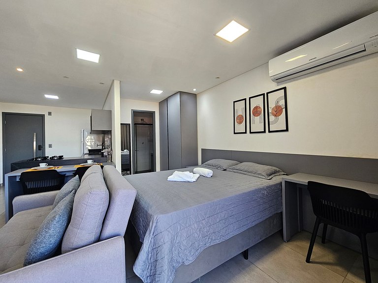 Studio amplo 100 metros da praia