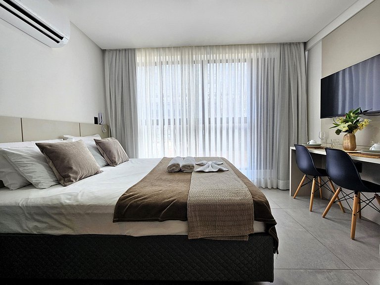 Studio com Piscina no Rooftop | A 50m da Praia