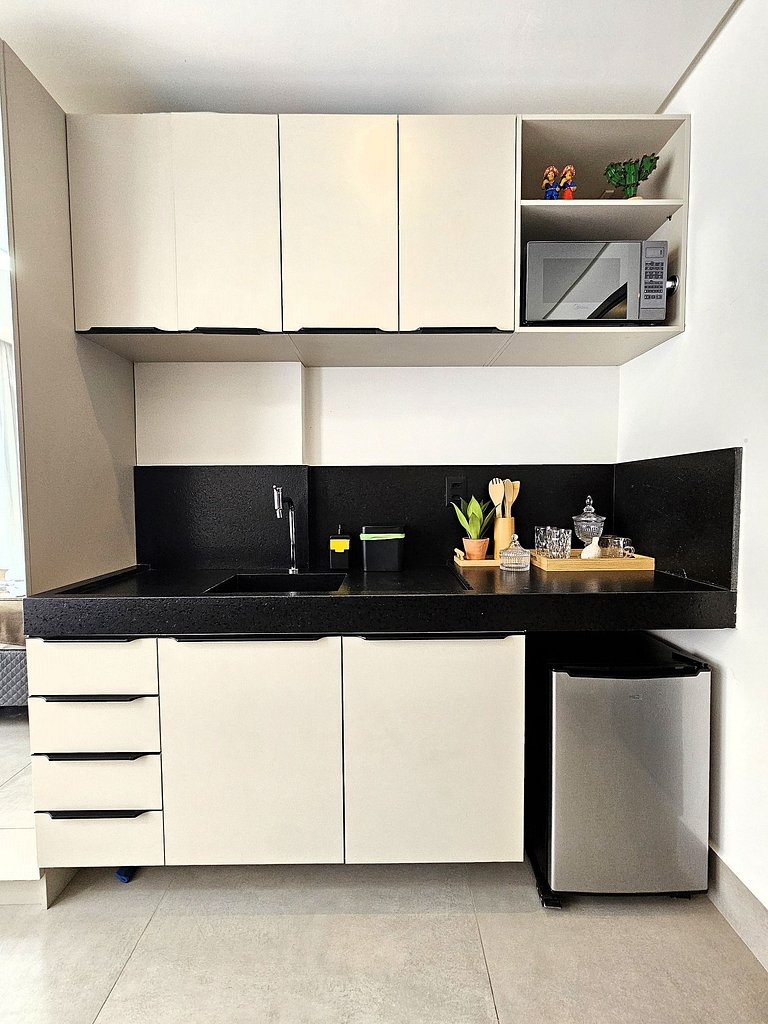 Studio com Piscina no Rooftop | A 50m da Praia