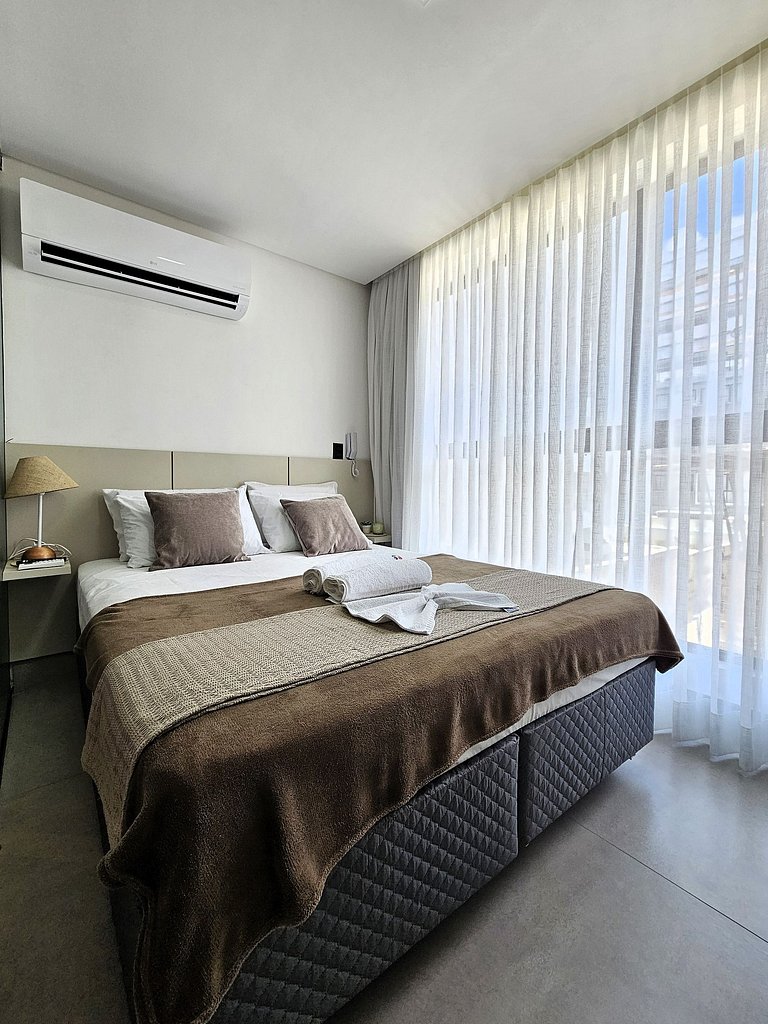 Studio com Piscina no Rooftop | A 50m da Praia