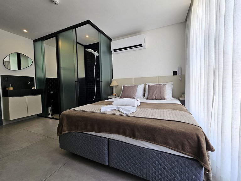 Studio com Piscina no Rooftop | A 50m da Praia